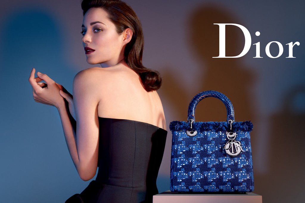 Marion Cotillard 为 Lady Dior 拍摄最新手袋广告硬照
