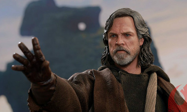 Hot Toys 《星球大战：最后的绝地武士》路克·天行者 1/6 比例可动人偶作品