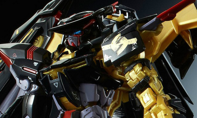 万代 RG 1/144《机动战士高达 SEED ASTRAY》异端高达金色机天