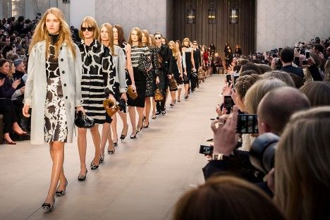 巴宝莉(Burberry)推出T台新品定制服务