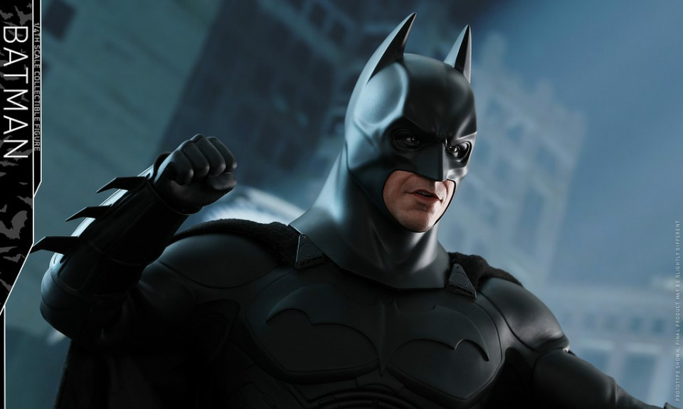 Hot Toys《蝙蝠侠:侠影之谜》蝙蝠侠 1/4 比例人偶作品