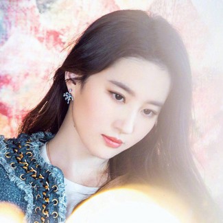 气质女神刘亦菲佩戴TASAKI珠宝,仙气飘飘