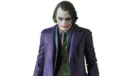 MAFEX《蝙蝠侠：黑暗骑士》  小丑ver. 2.0 可动人偶作品