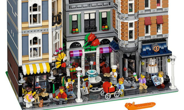 LEGO 街景系列10周年纪念!10255 集会广场 Assembly Square