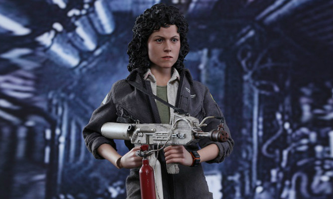 Hot Toys 《异形》艾伦‧雷普莉准尉 Ellen Ripley 1/6 人偶