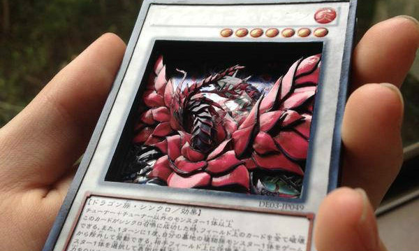 【非卖品】超炫酷!玩家自制立体版《游戏王》对战卡