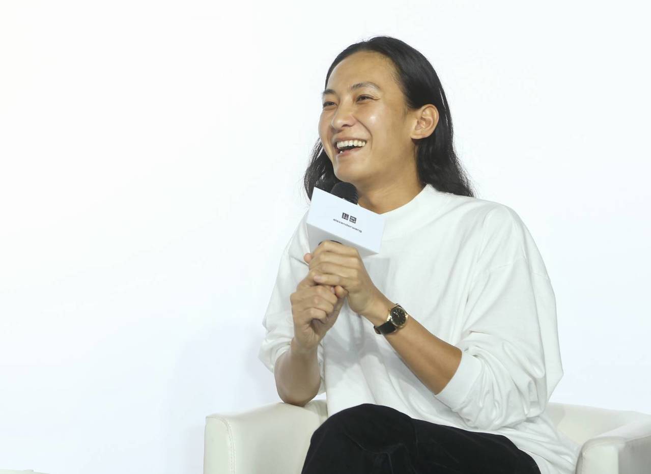 亚洲发表会在台湾!Alexander Wang联名UNIQLO 4/12开卖
