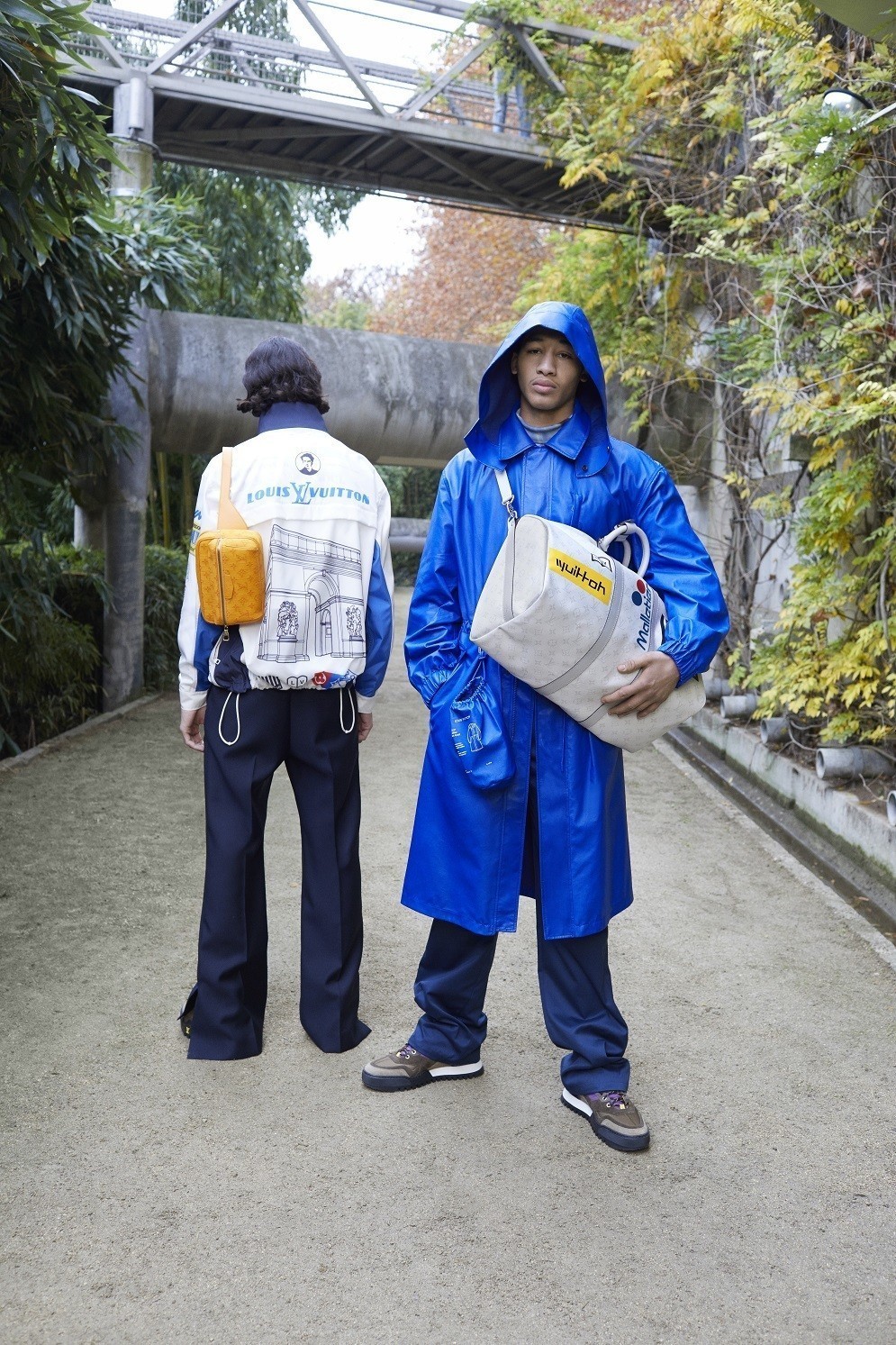 LV早秋男装 日本制服与遥控船竞赛成为Virgil Abloh的灵光一闪