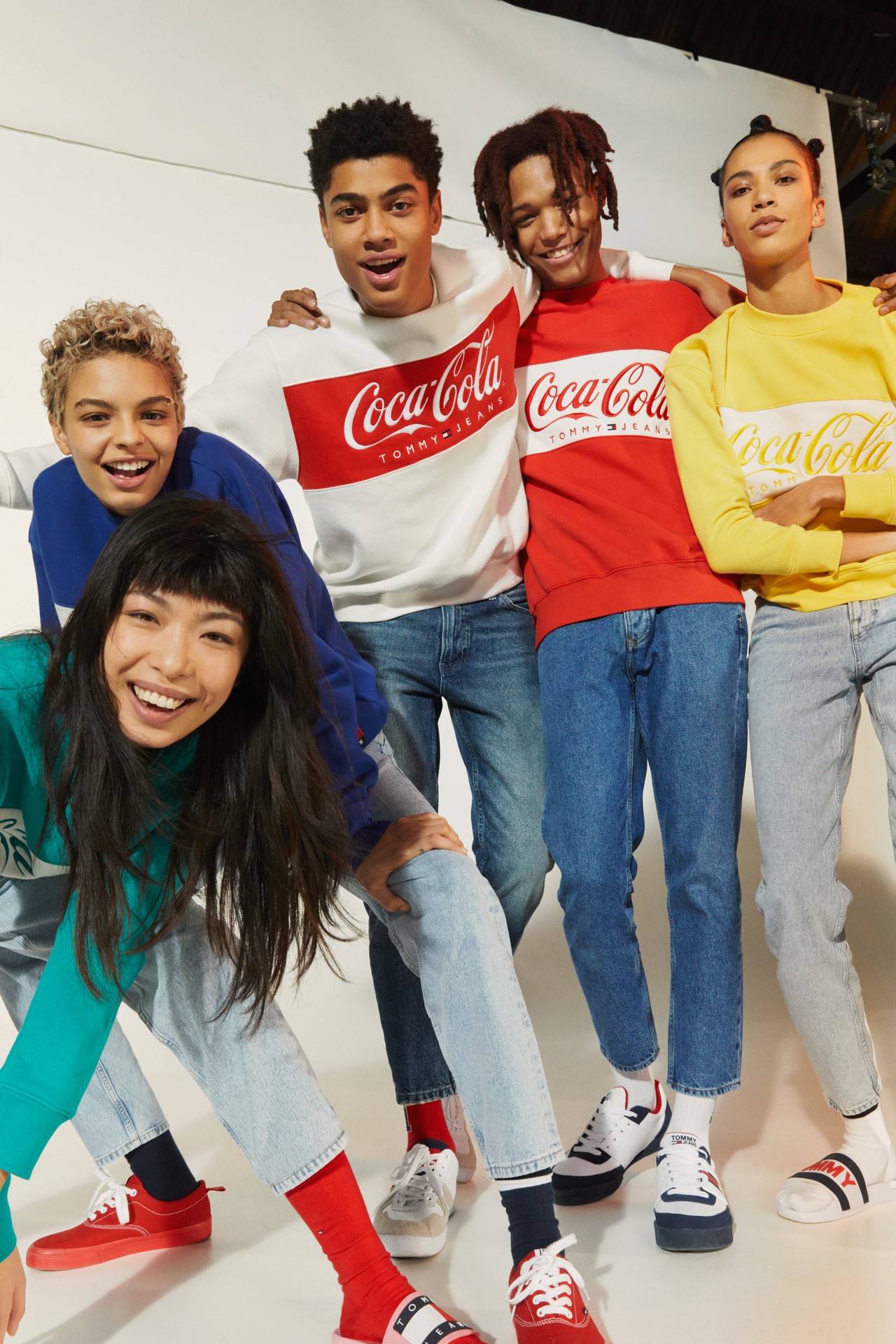 TOMMY HILFIGER推出与COCA-COLA＆MERCEDES-BENZ联名系列