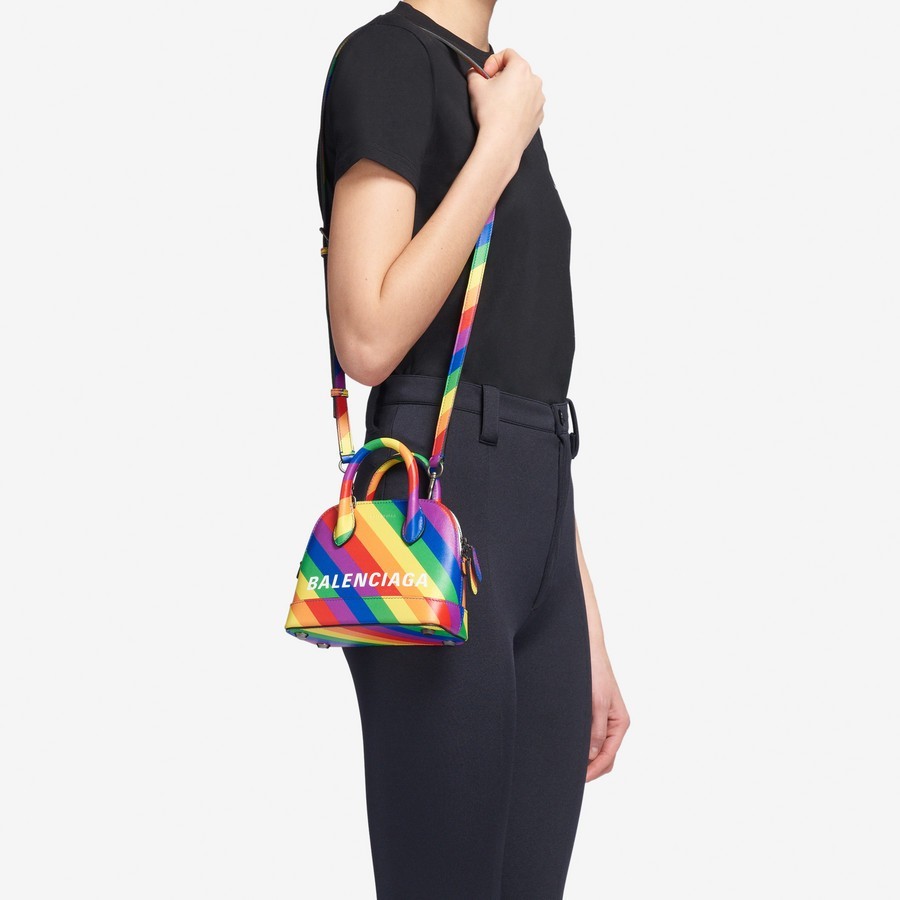 充满希望的颜色!Balenciaga彩虹系列新上市