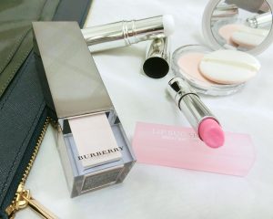 夏日脱妆也能漂亮复活! 日本女生化妆包里必备的补妆用品大公开♡