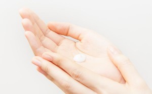 保湿加●●,现在是自己添加配方使用妮维雅青罐的时代了!
