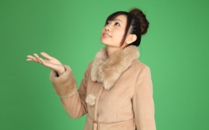 服饰决定给人的印象！ 日本女生保暖又可爱的大衣穿搭法