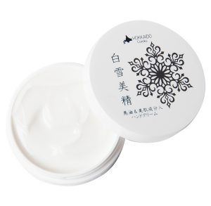 来自北海道的献礼,就用白雪美精带你走向如雪般净白透亮的肌肤吧