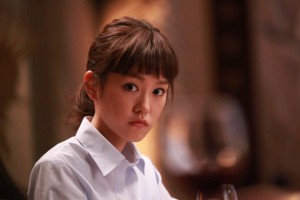 向“有喜欢的人”女主角看齐!黑发&手帕就能打造日系俐落中长发发型!