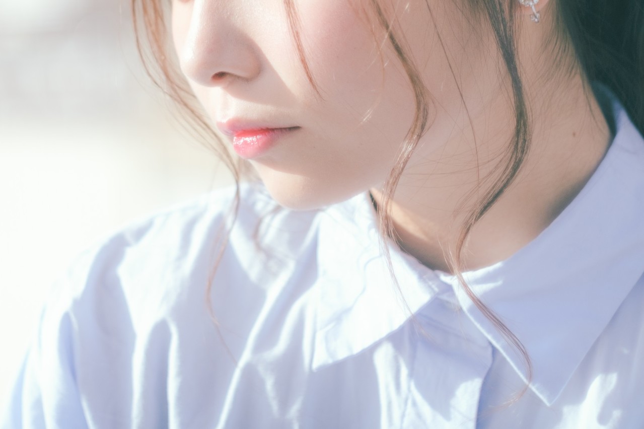 女生皮肤黑黄也不怕 必擦这3色口红、素颜擦也能一秒显白