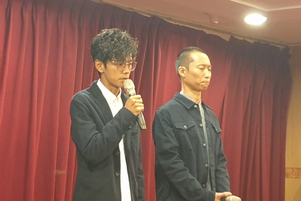 都是亲亲惹的祸！许志安再到阿翔偷吃　“黑、白、蓝”成艺人道歉穿搭公式