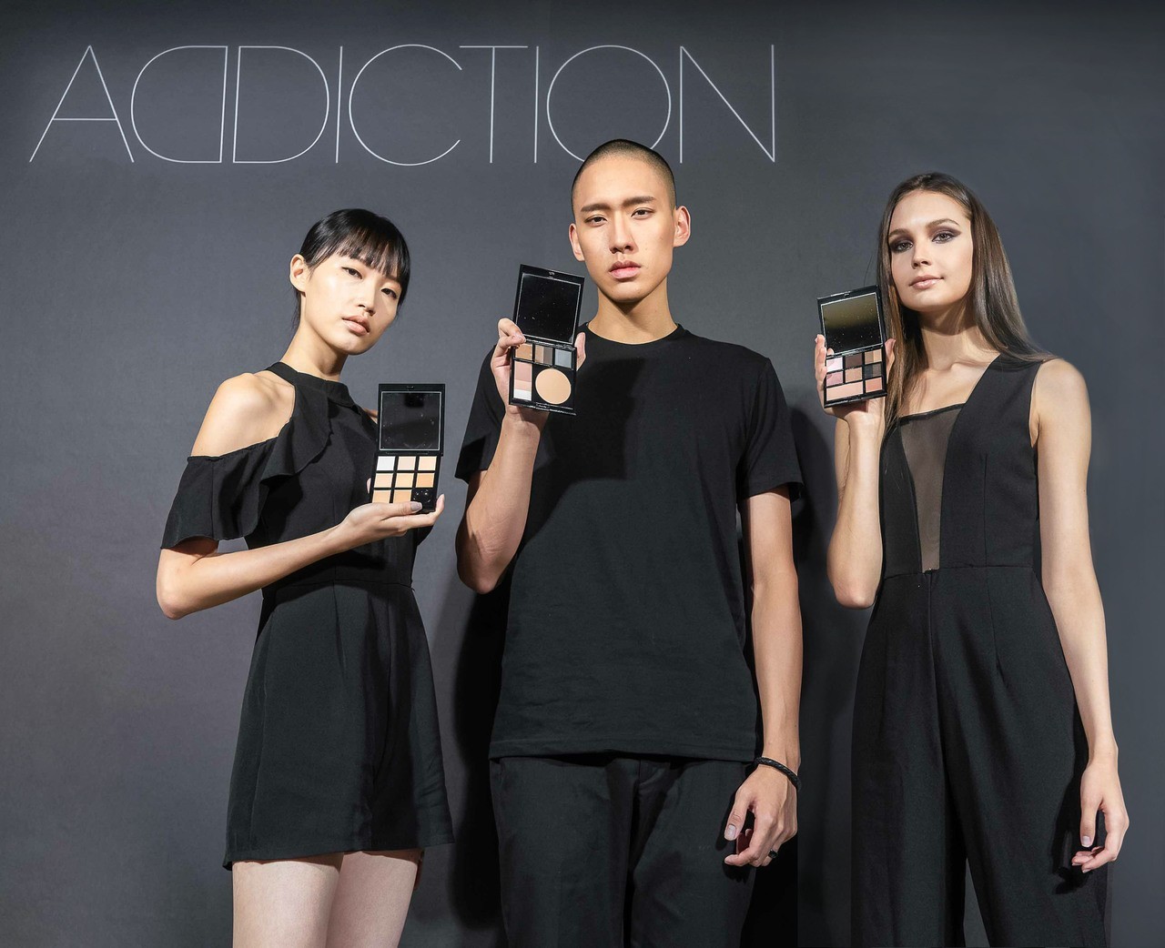 化妆不分女人、男人 ADDICTION 10周年彩盘限量登场,城市版一盒化全脸~
