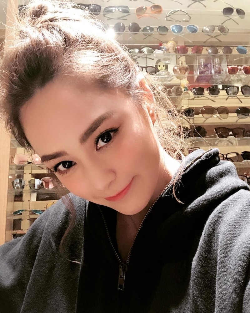 阿娇小红书上开保养课 6大敷面膜NG行为看你中了哪个?