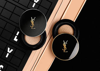 YSL - 特雾之最 坚持完美 全新“恒久完美特雾气垫粉饼”如一条闪耀银河 系上时尚特雾黑盒轻盈遮瑕 超时控油 一拍完美特雾