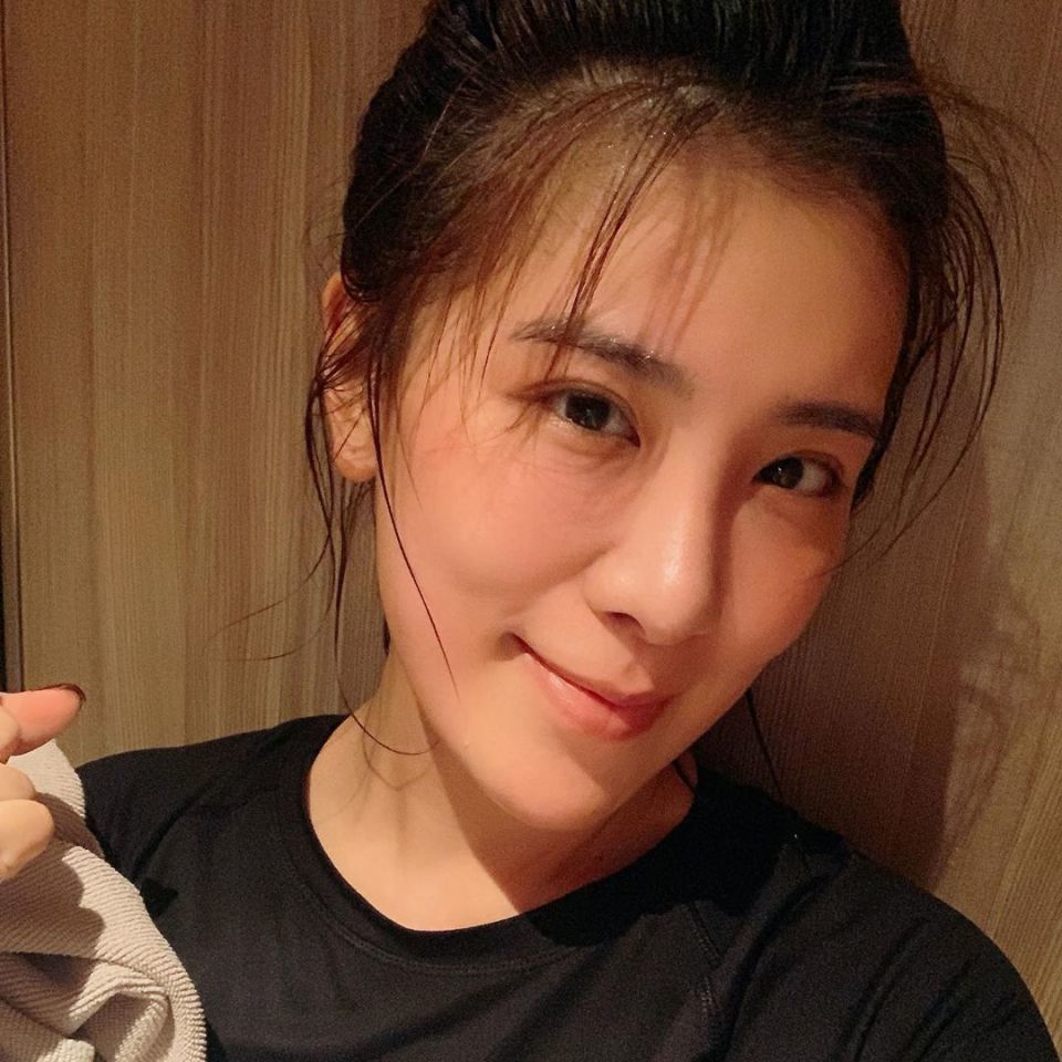 “脸水肿这样做尖超快!”小祯快速消水肿秘密武器大公开