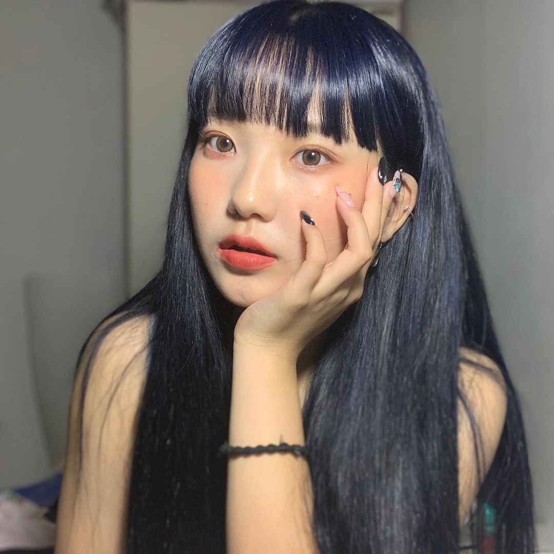 不只唇彩流行雾面!2019秋冬染发也要“丝绒”质地,显白、添气质超推荐丝绒午夜蓝