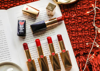 Estee Lauder 雅诗兰黛 - 限量客制化3D立体彩绘口红壳 暖心祝福送礼首选 100%惊喜中奖率“幸福圣诞转盘” 开启奇幻圣诞旅程