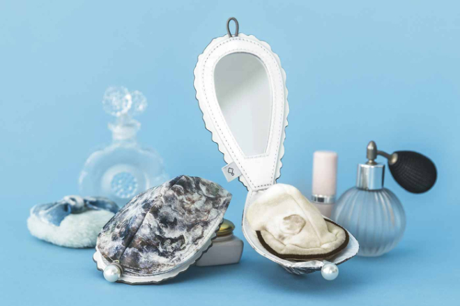打开就闻到浓浓海鲜味!超狂“牡蛎粉扑”补妆吓坏路人