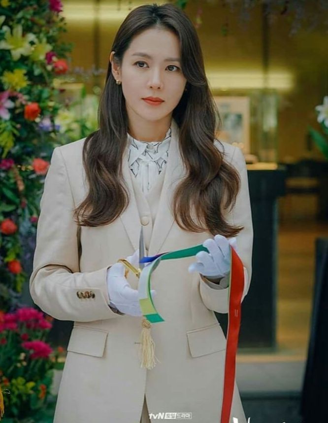 《爱的迫降》孙艺珍演绎2020韩国大势发型!“仙女卷发、侧翻浏海、外翘发尾”气质柔美还超修饰脸型!