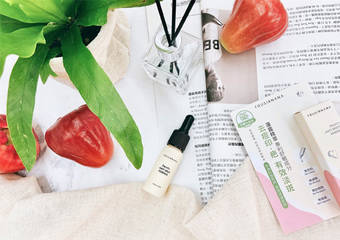 FRUSIRNANA 美肤娜娜 - 莲雾精萃敏弱肌救星 打击痘疤3效加倍,淡化色阶三重加倍