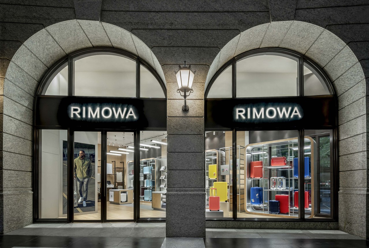 RIMOWA全新专门店开幕!消费者抢买话题新色沙漠玫瑰粉、仙人掌绿通通有