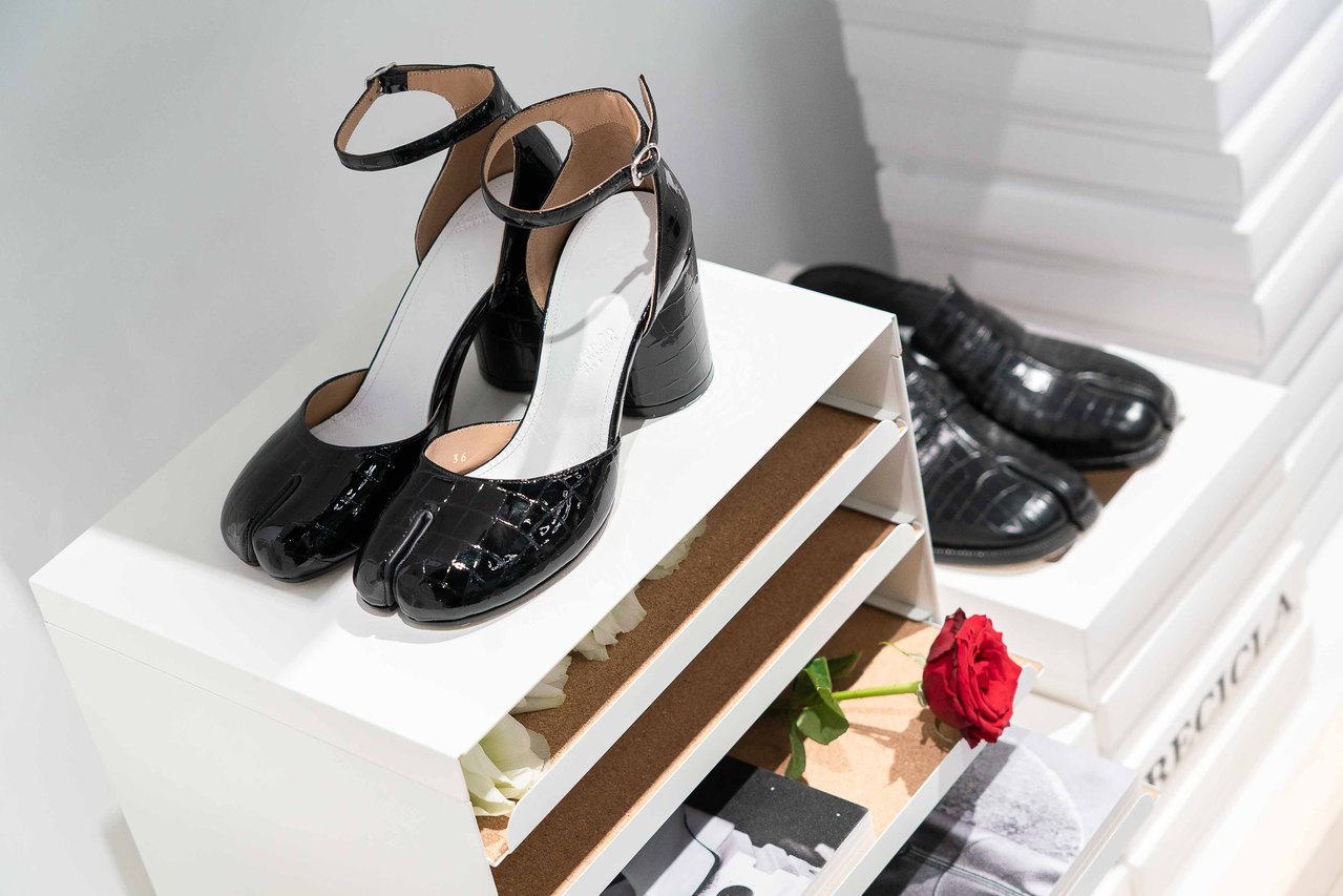 时尚迷必朝圣!传奇设计师Maison Margiela Tabi鞋装置快闪来台
