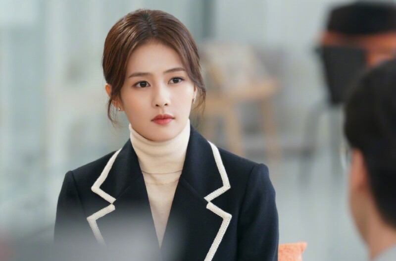 《半是蜜糖半是伤》女主角白鹿爆红!剧中超烧文艺系唇色大公开