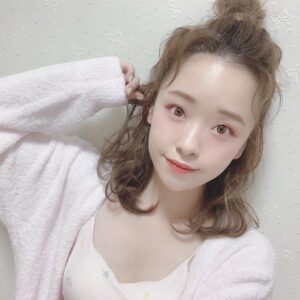 “穿家居服也很可爱!”居家慵懒风妆发技巧,让你在家也提升女子力