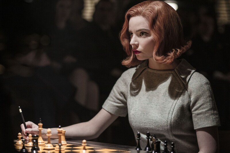 有雷!Netflix 神剧《后翼弃兵》没明说的内心戏!用服装细节教你看懂天才棋手的心理状态