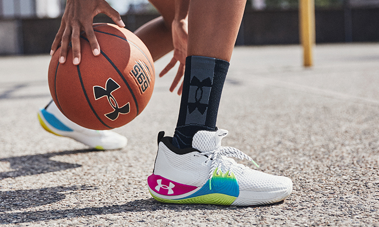 颠覆传统印象!adidas Originals、UNDER ARMOUR打造最潮战靴