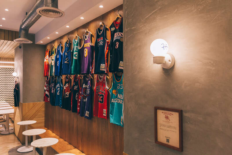 NBA球迷必修课!夯剧《迈阿密风云》变城市版球衣灵感