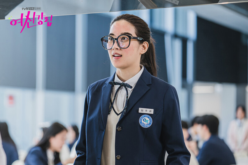 从《女神降临》看妆容禁忌!新手必学妆容小tips,跟朱静一起成为校园女神吧!