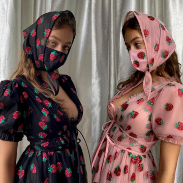 穿上它的衣服会秒变仙女!美国新晋品牌 Lirika Matoshi 如何通过梦幻浪漫的设计迅速打开知名度?