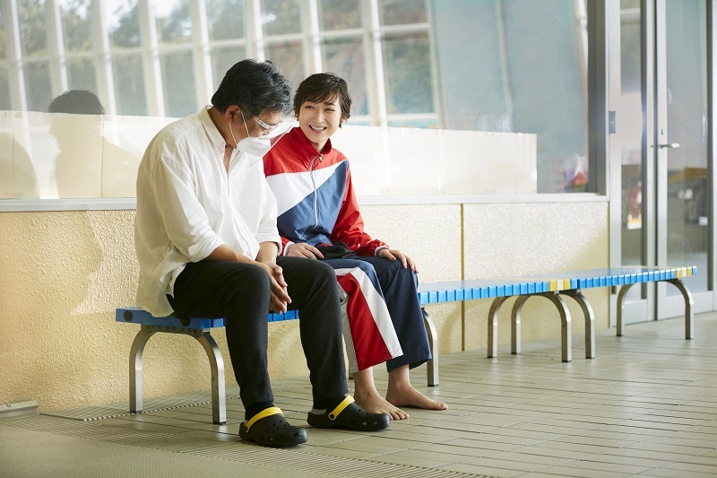 影/日本是枝裕和导演!新片“中间泳道”拍出抗癌女泳将池江璃花子如何改变命运